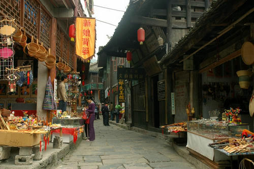 E線(xiàn)：張家界、猛洞河、芙蓉鎮(zhèn)、黃龍洞經(jīng)典四日游（純玩）